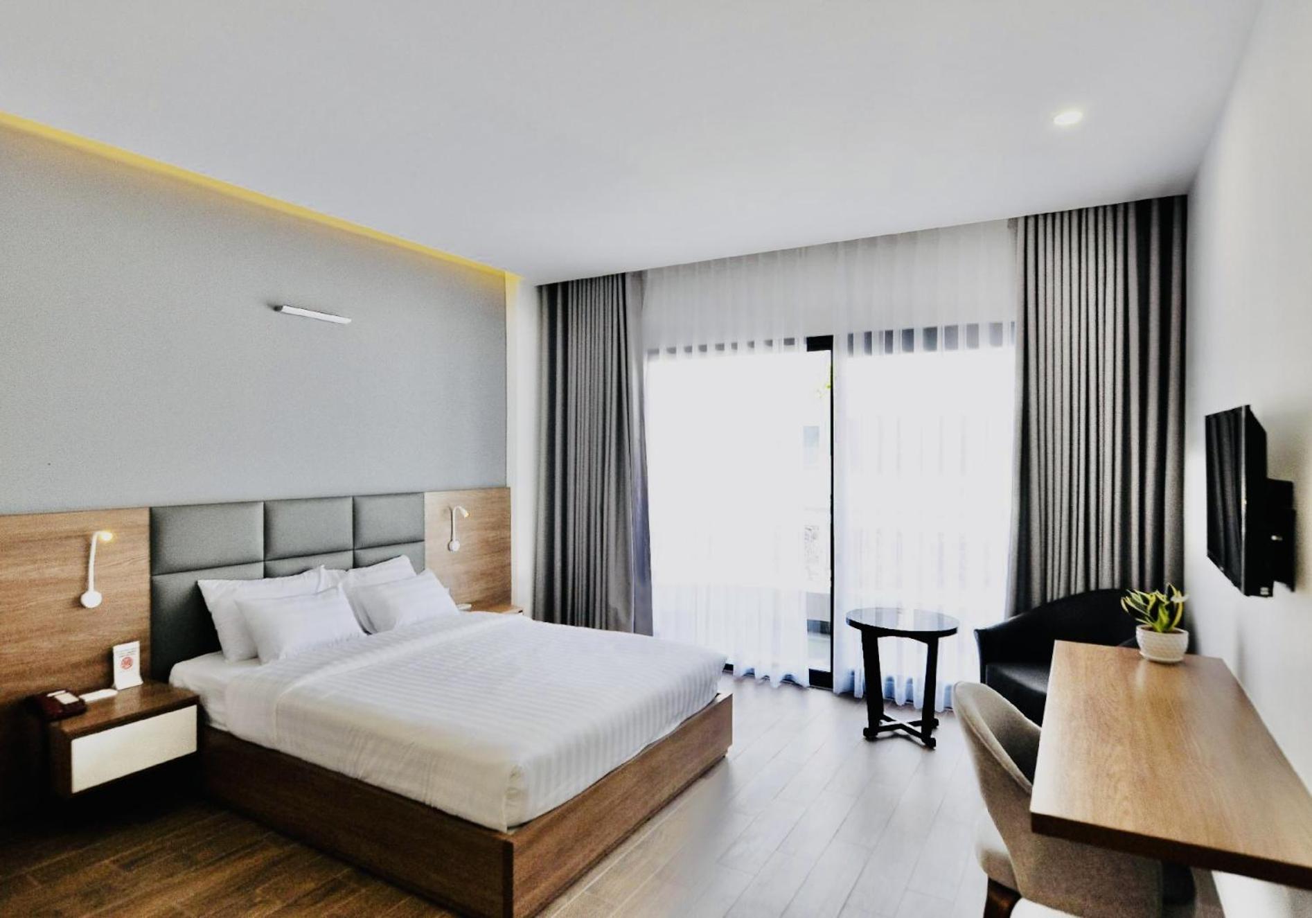 Royal Dragon Boutique 3*