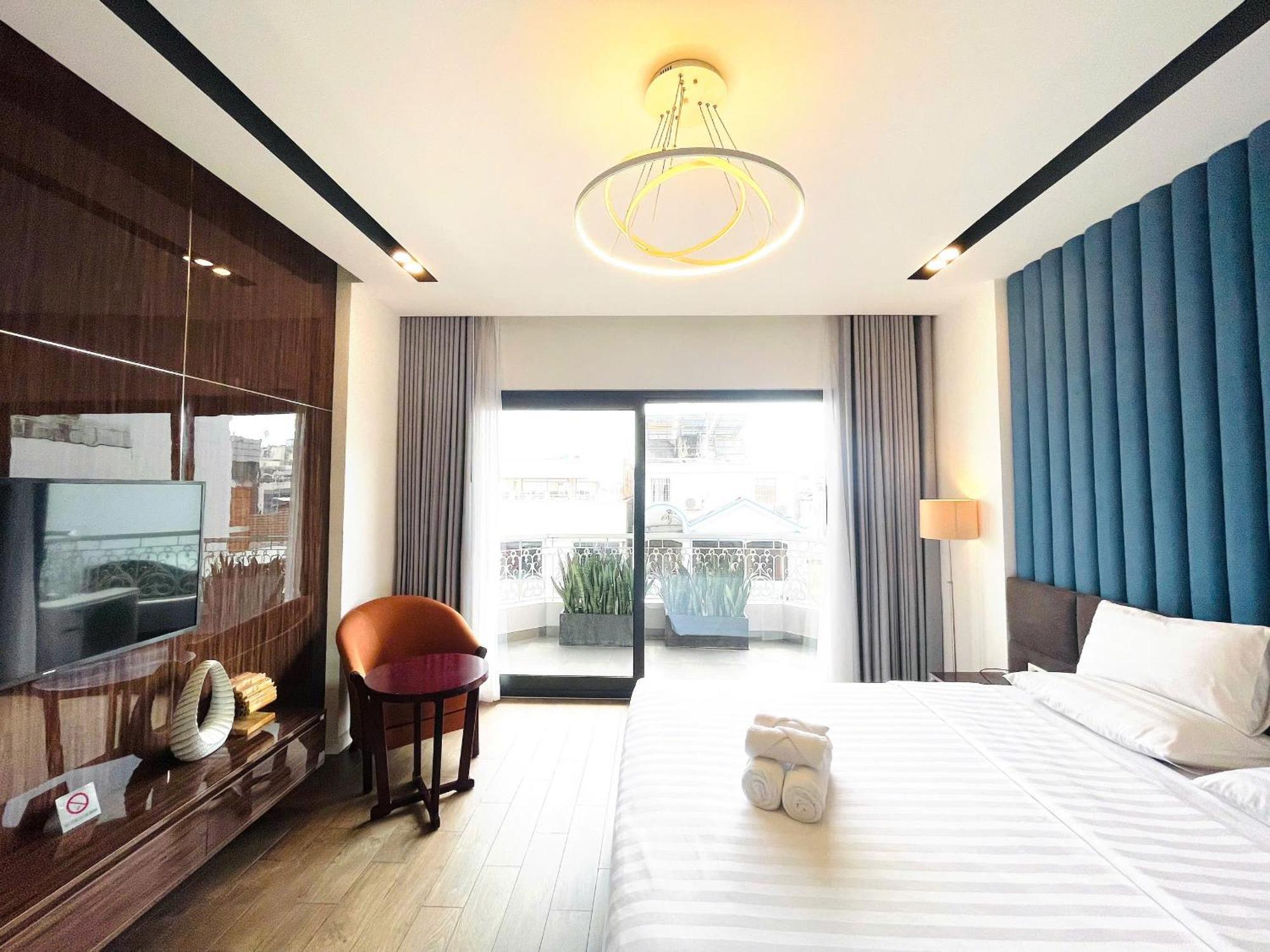Royal Dragon Boutique Hotel 3*