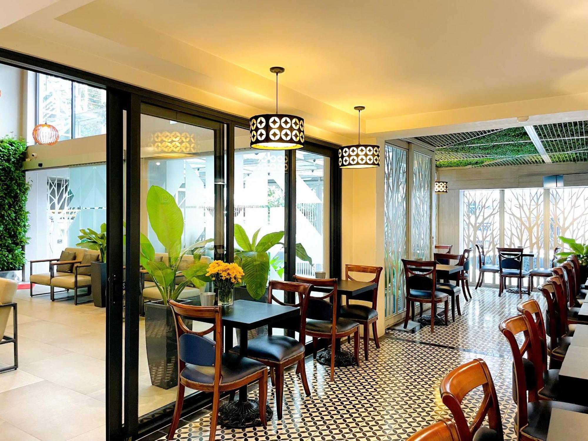 Royal Dragon Boutique 3*