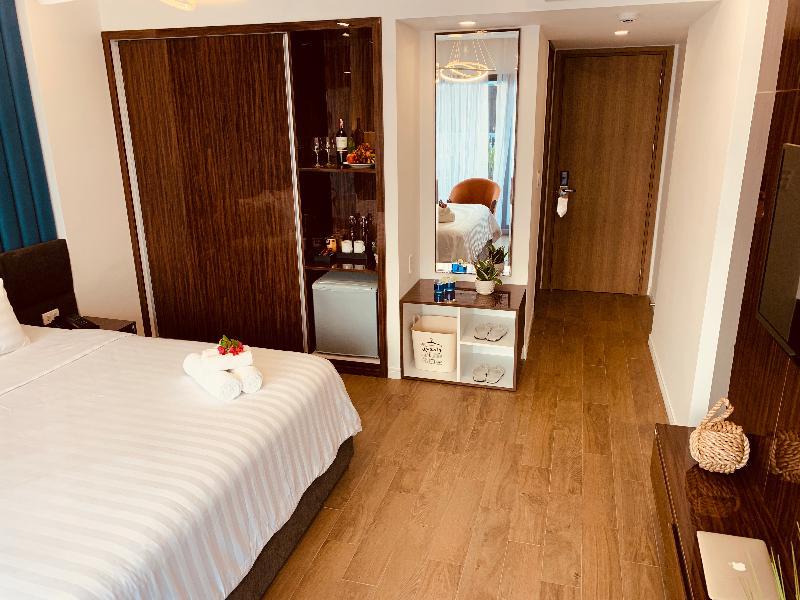 Royal Dragon Boutique Hotel 3*